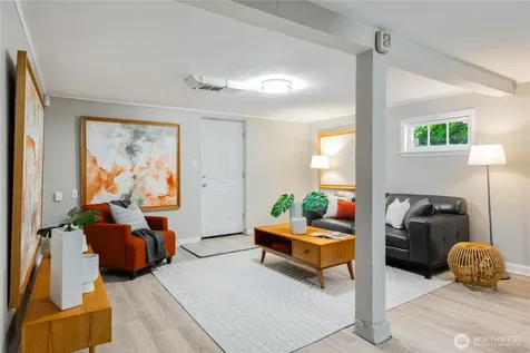 9336 35th Avenue NE Seattle WA 98115
