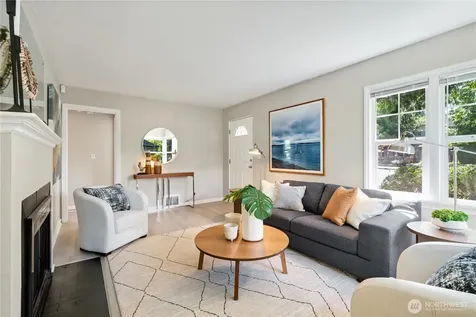 9336 35th Avenue NE Seattle WA 98115