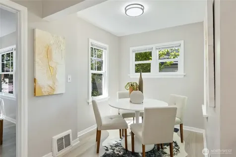 9336 35th Avenue NE Seattle WA 98115