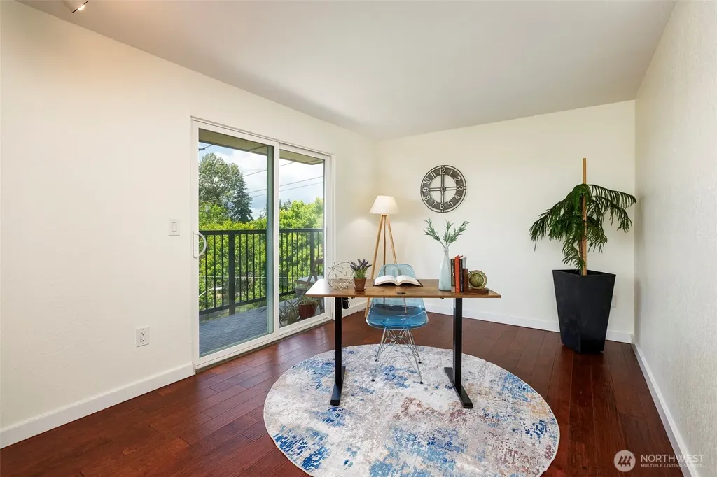 9255 Greenwood Avenue N Seattle WA 98103