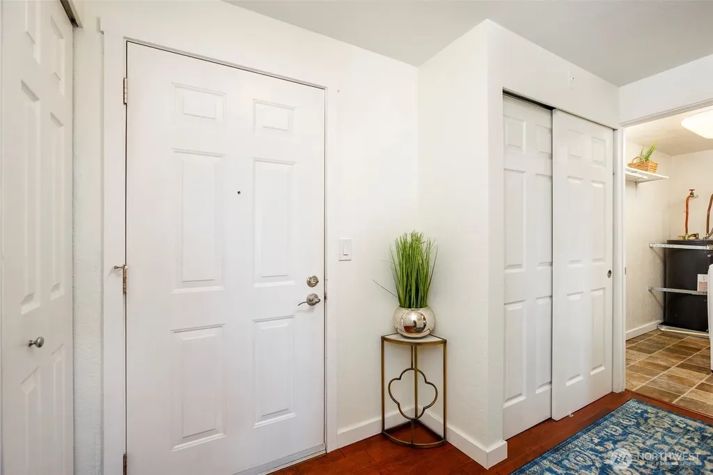 9255 Greenwood Avenue N Seattle WA 98103