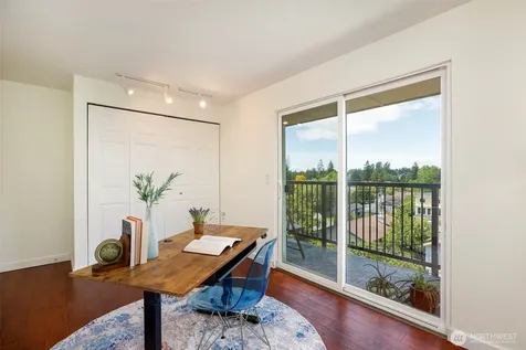 9255 Greenwood Avenue N Seattle WA 98103