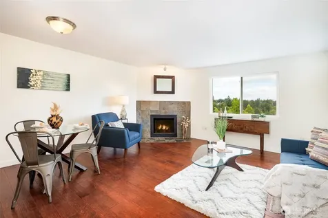 9255 Greenwood Avenue N Seattle WA 98103