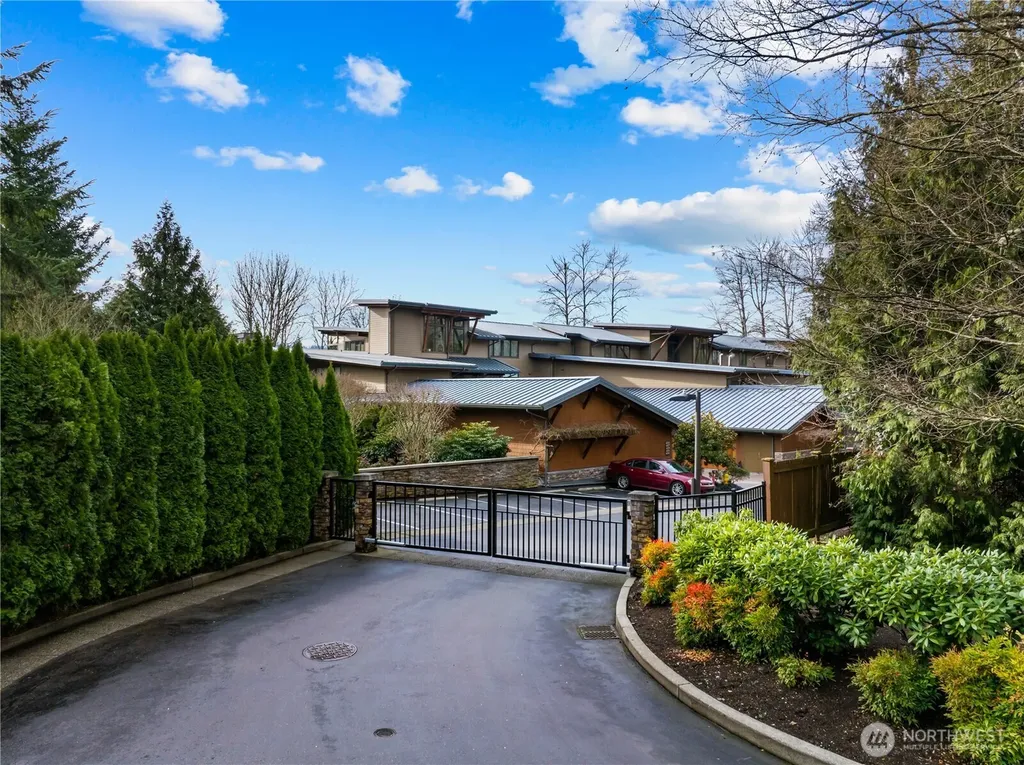 4323 E Lake Sammamish Parkway SE Issaquah WA 98029