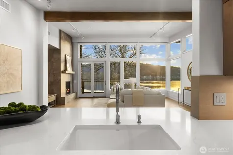 4323 E Lake Sammamish Parkway SE Issaquah WA 98029