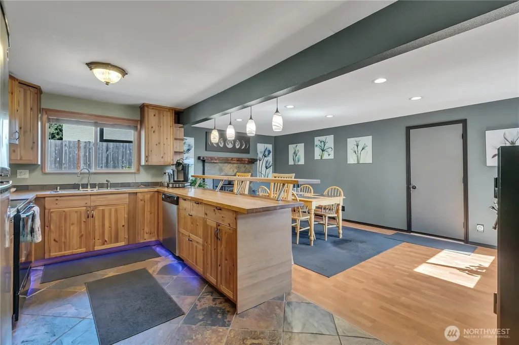2011 S 292nd Street Federal Way WA 98003