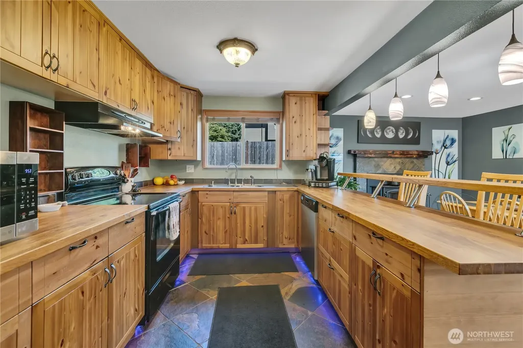 2011 S 292nd Street Federal Way WA 98003