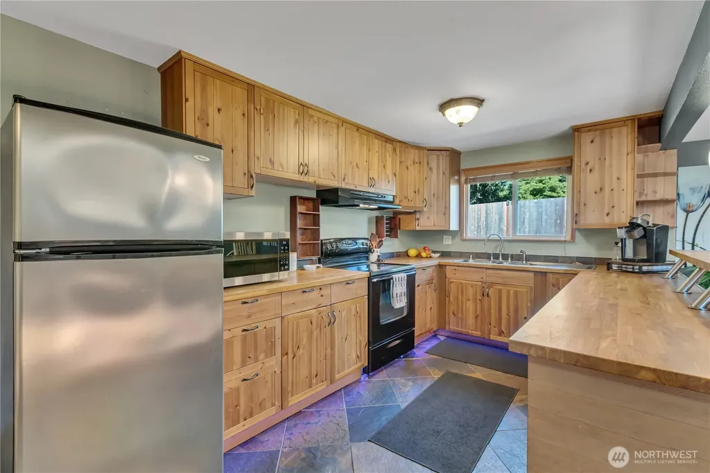 2011 S 292nd Street Federal Way WA 98003