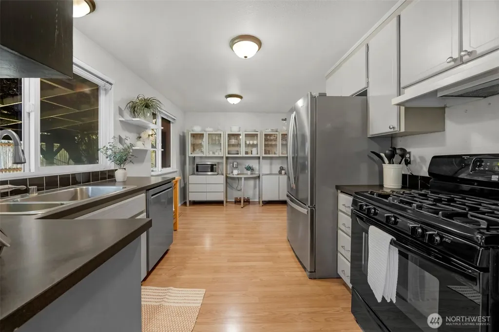 13816 Silver Firs Dr Drive Everett WA 98208