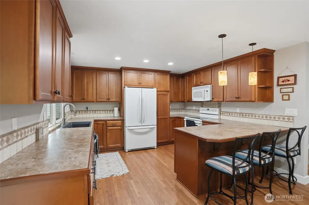 18027 10th Place NE Poulsbo WA 98370