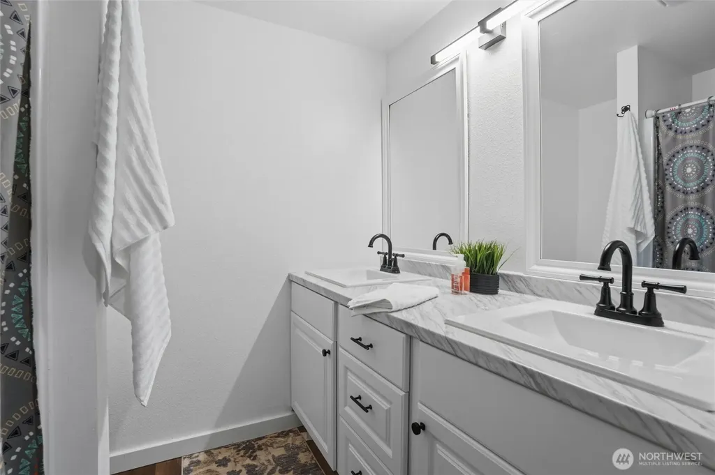 18027 10th Place NE Poulsbo WA 98370