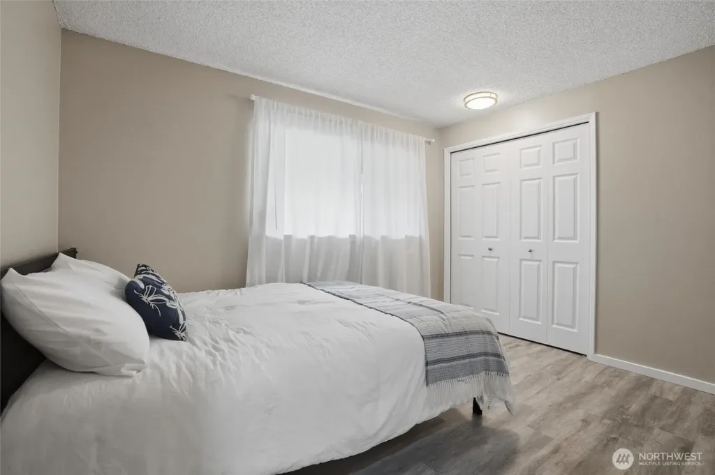 18027 10th Place NE Poulsbo WA 98370