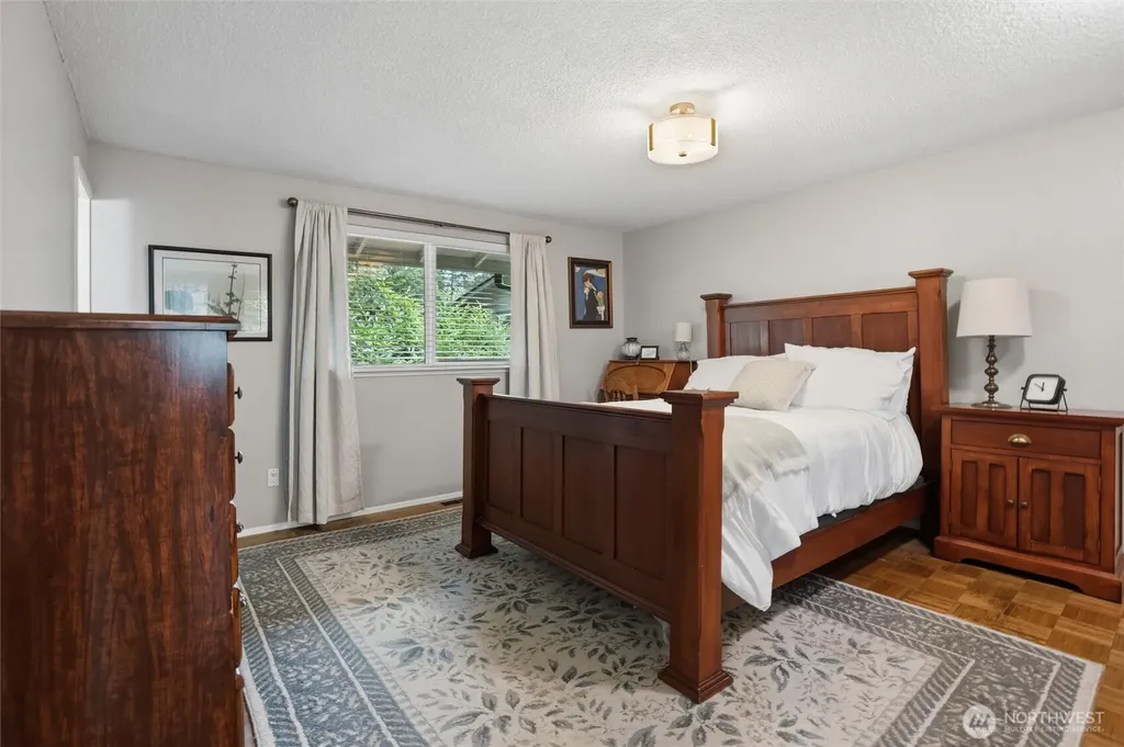 18027 10th Place NE Poulsbo WA 98370
