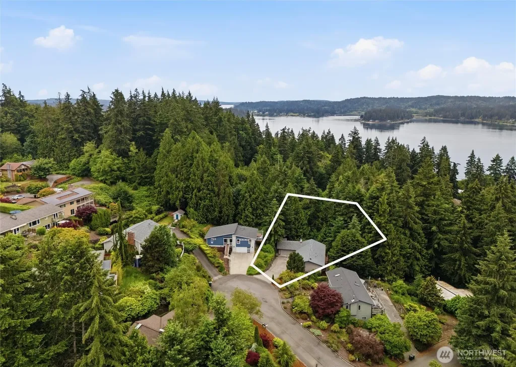 18027 10th Place NE Poulsbo WA 98370