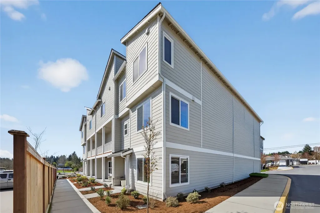 9811 31st Avenue SE Everett WA 98208
