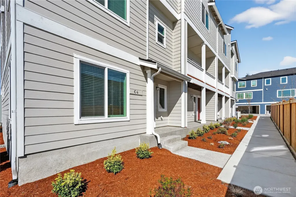 9811 31st Avenue SE Everett WA 98208
