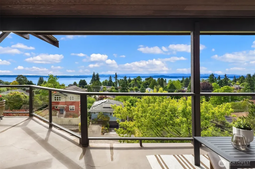 5322 47th Avenue SW Seattle WA 98136