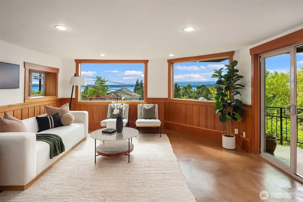 5322 47th Avenue SW Seattle WA 98136