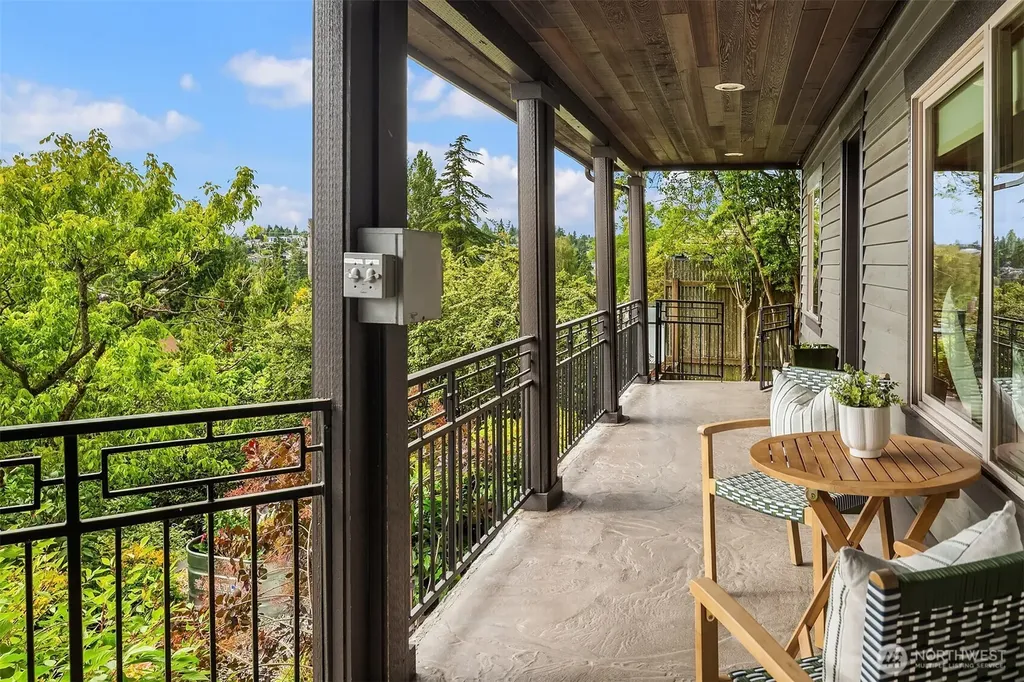 5322 47th Avenue SW Seattle WA 98136