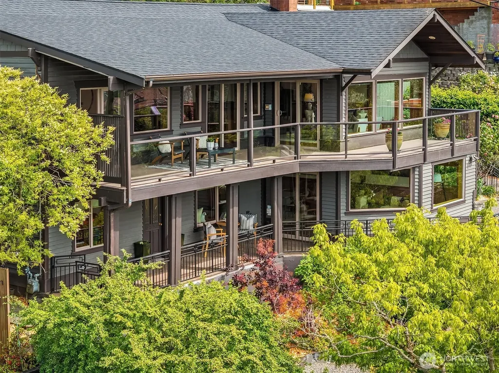 5322 47th Avenue SW Seattle WA 98136