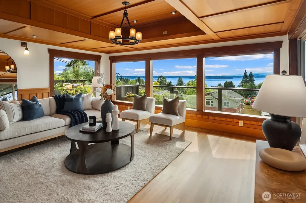 5322 47th Avenue SW Seattle WA 98136