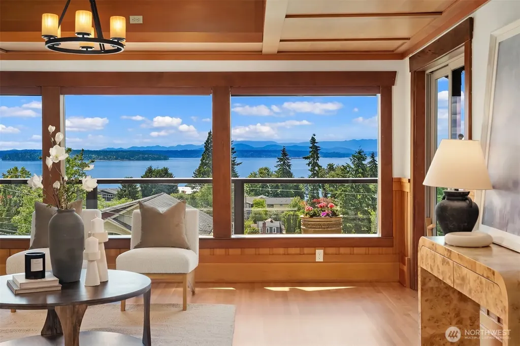 5322 47th Avenue SW Seattle WA 98136