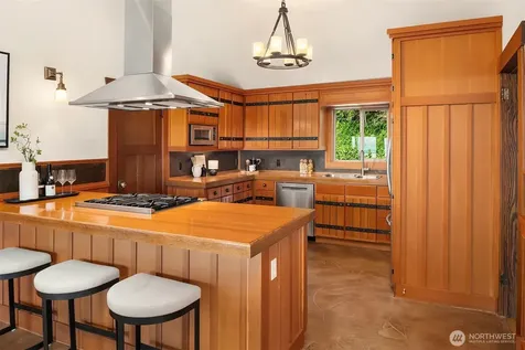 5322 47th Avenue SW Seattle WA 98136
