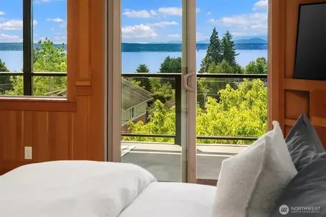 5322 47th Avenue SW Seattle WA 98136