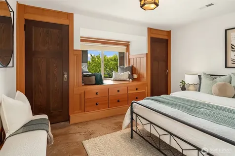 5322 47th Avenue SW Seattle WA 98136