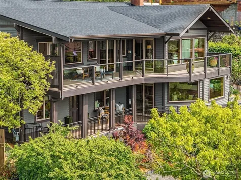 5322 47th Avenue SW Seattle WA 98136