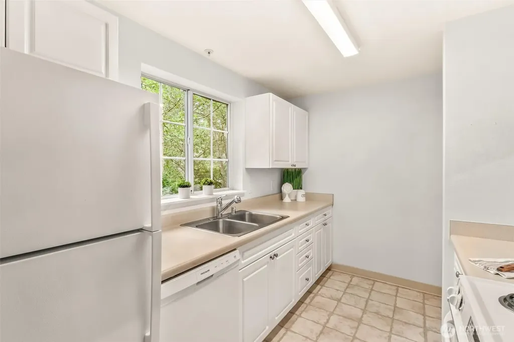 23313 Cedar Way Mountlake Terrace WA 98043