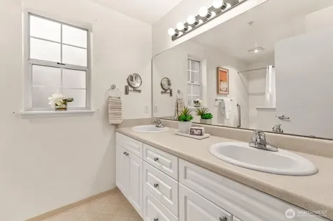 23313 Cedar Way Mountlake Terrace WA 98043