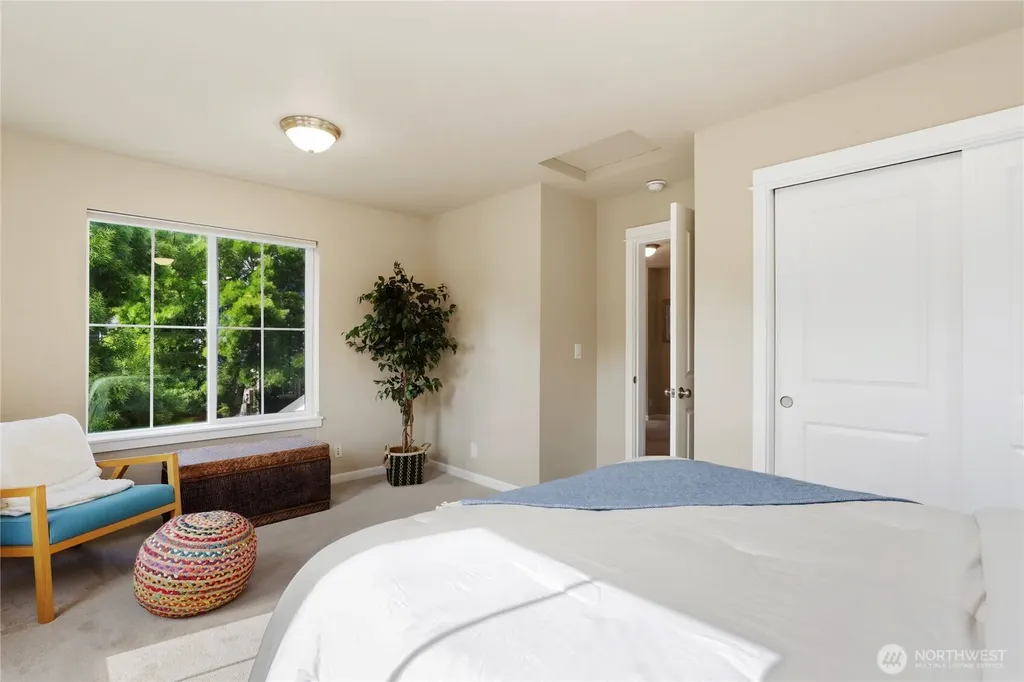 1834 Sakai Village Loop NE Bainbridge Island WA 98110