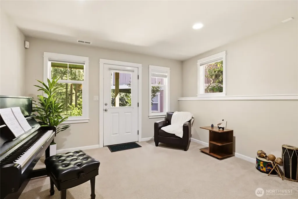 1834 Sakai Village Loop NE Bainbridge Island WA 98110