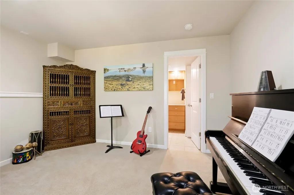 1834 Sakai Village Loop NE Bainbridge Island WA 98110