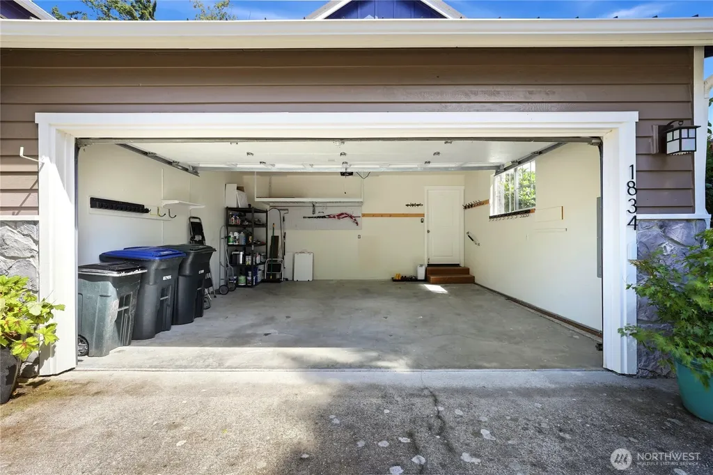 1834 Sakai Village Loop NE Bainbridge Island WA 98110