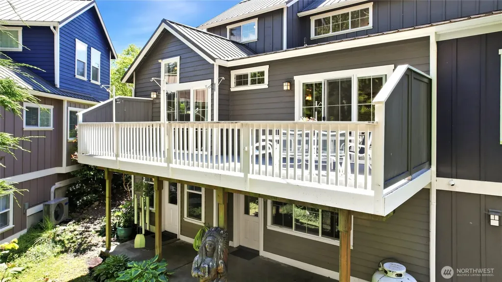 1834 Sakai Village Loop NE Bainbridge Island WA 98110