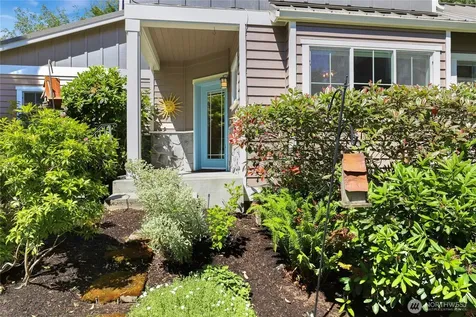 1834 Sakai Village Loop NE Bainbridge Island WA 98110