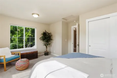 1834 Sakai Village Loop NE Bainbridge Island WA 98110