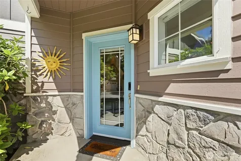 1834 Sakai Village Loop NE Bainbridge Island WA 98110