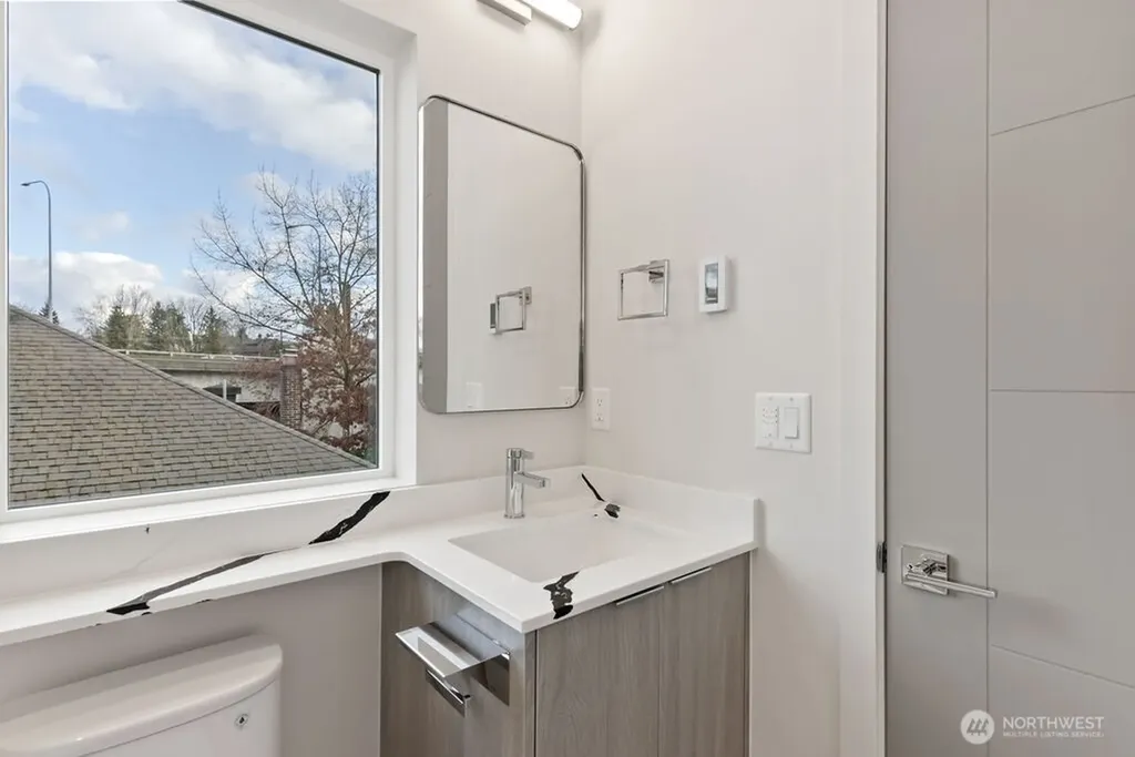 2921 Franklin Avenue E Seattle WA 98102