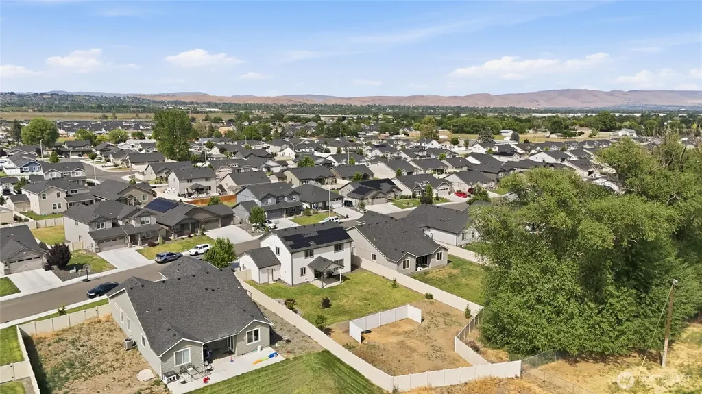 6315 Cottonwood Loop Yakima WA 98903
