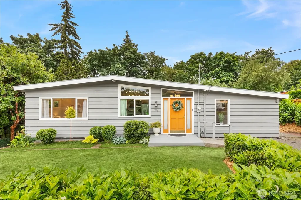 217 NW 6th Street Renton WA 98057