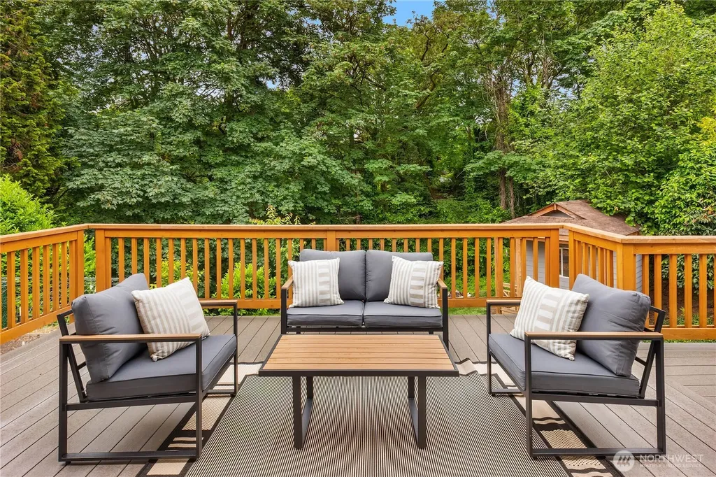 217 NW 6th Street Renton WA 98057