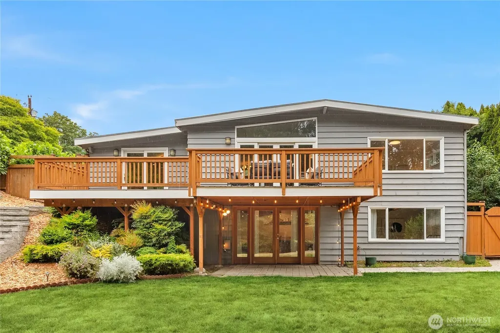 217 NW 6th Street Renton WA 98057