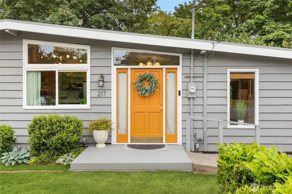 217 NW 6th Street Renton WA 98057