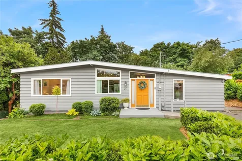 217 NW 6th Street Renton WA 98057