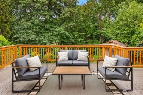 217 NW 6th Street Renton WA 98057