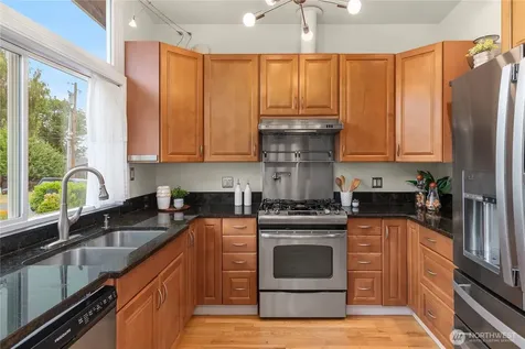 217 NW 6th Street Renton WA 98057