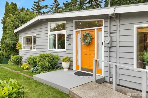 217 NW 6th Street Renton WA 98057